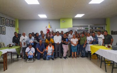 Evento educativo junto a los compañeros del Sindicato de Trabajadores del GAD Municipal La Joya de los Sachas, promoviendo el aprendizaje, la unidad y la defensa de los derechos laborales.